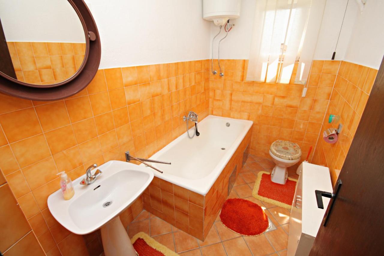 Apartments By The Sea Novi Vinodolski - 5558 Exterior foto